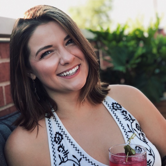 Meet your Posher, Allison - Picture 3 of 4